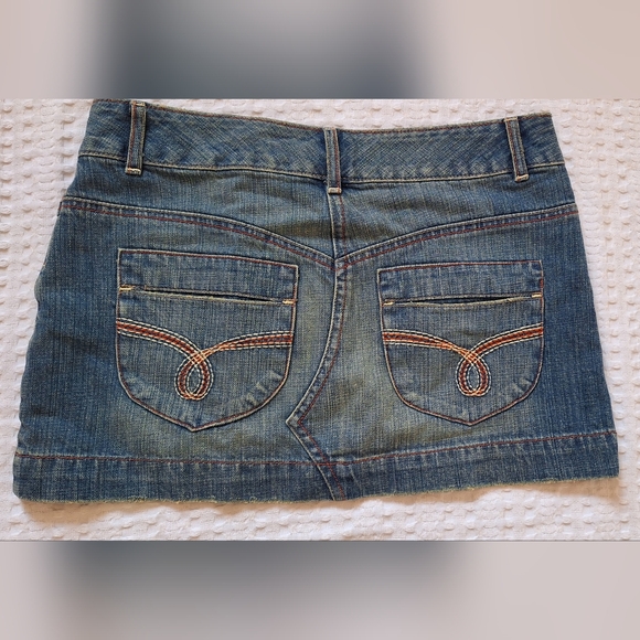 Mossimo Mini Denim Skirt SZ 7 Womens Blue Wash Front Zipper - Picture 2 of 5